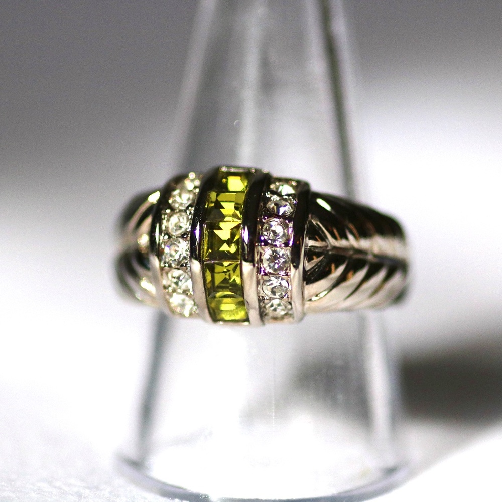 Silver Tone Women's Ring with Cubic Zirconia and Faux Peridot Stones Size 9